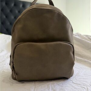 Universal Thread Backpack with Front Zip Pocket